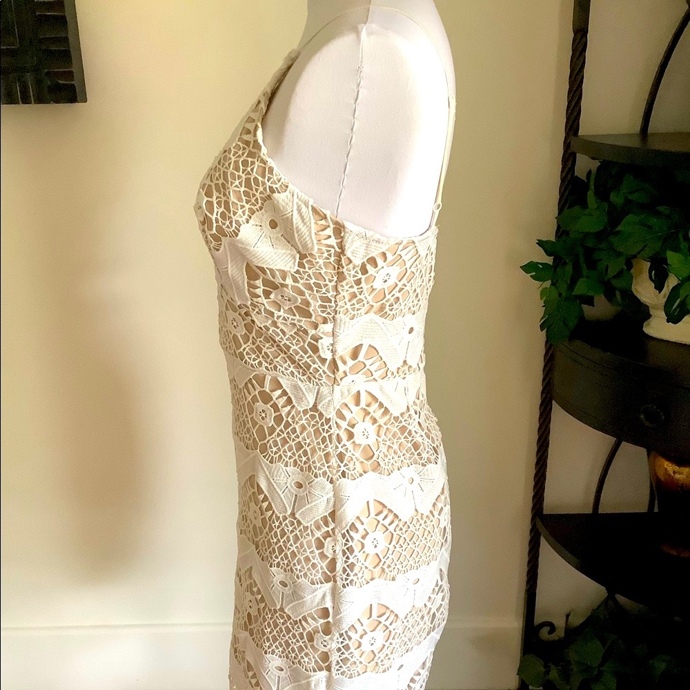Beautiful White Crochet Lace Dress - Picture 4 of 15